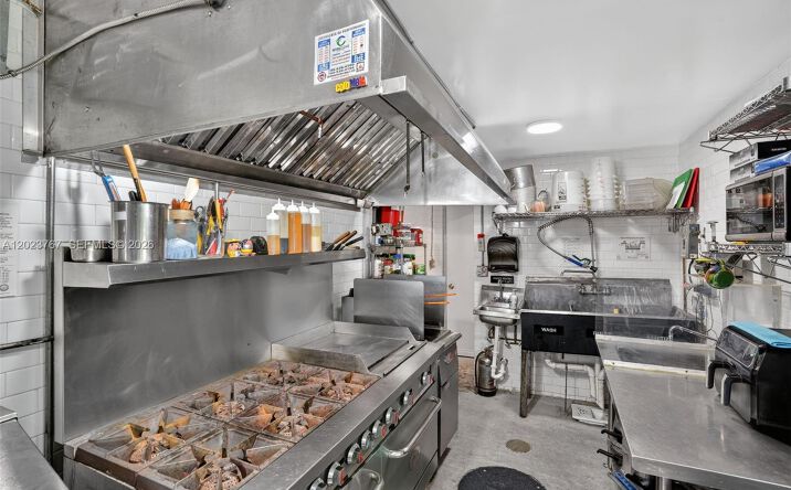 Turnkey Outdoor Beer Garden & Culinary Venue, Miami