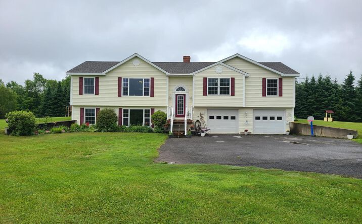 471 Crystal Road, Crystal