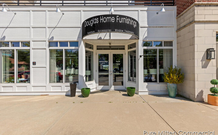 150 W Center Street B, Douglas