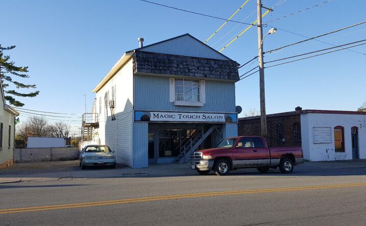 W Walnut Street, Hillsboro