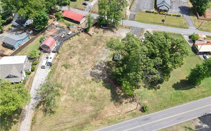 5185 Groovers Landing Road SE, Acworth