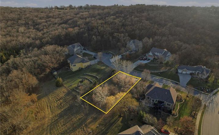 1828 Edgewood Court, Leavenworth