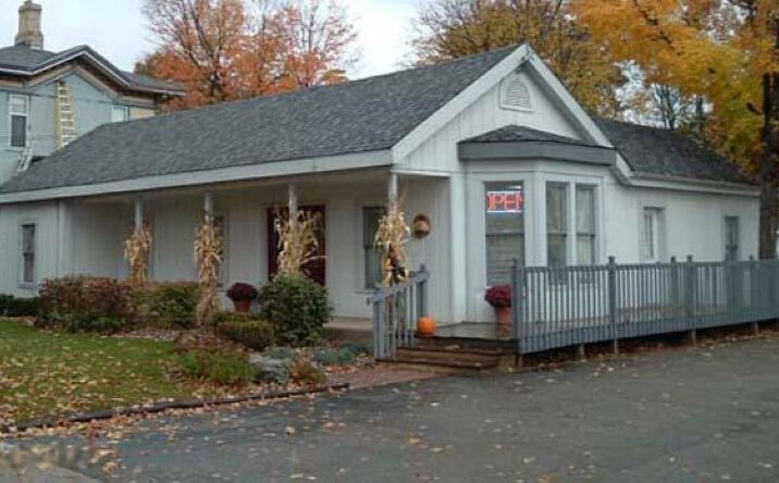 204 W Washington Street, Greenville