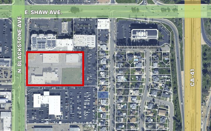 4914-4916 N Blackstone Ave, Fresno