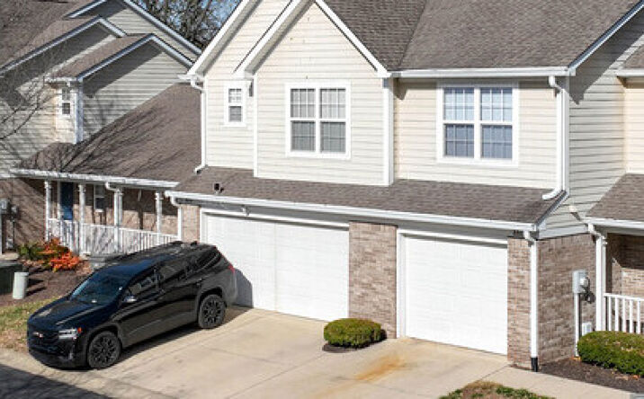 412 E County Line Rd, Indianapolis