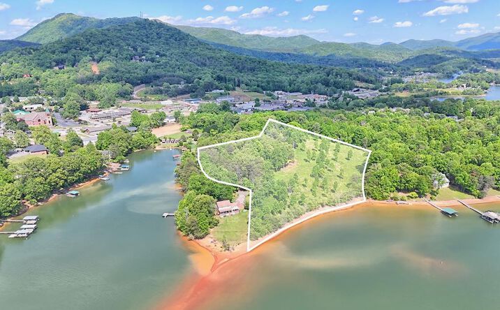314 Lakeside Drive, Hiawassee