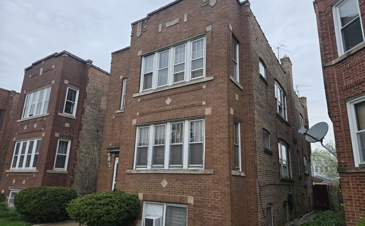 5342 W Newport Avenue, Chicago