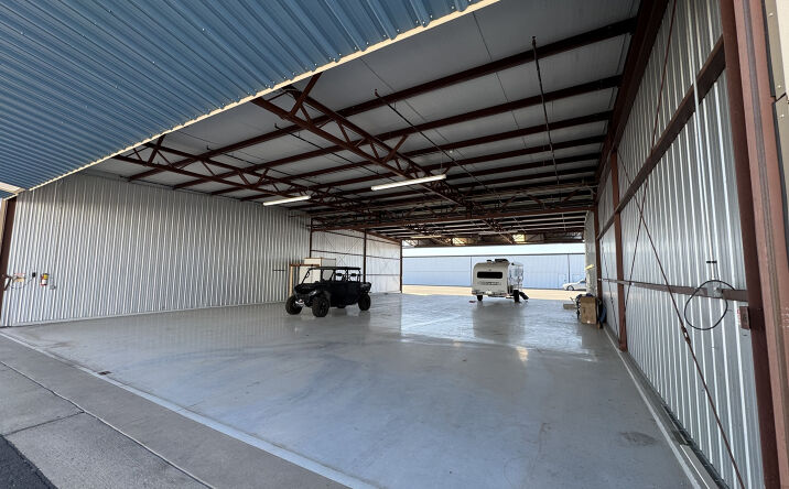 6891 N Glen Harbour Blvd., Hangars 9-10, Glendale