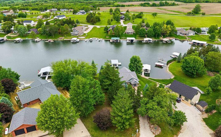 1221 frontier Road, Ellston