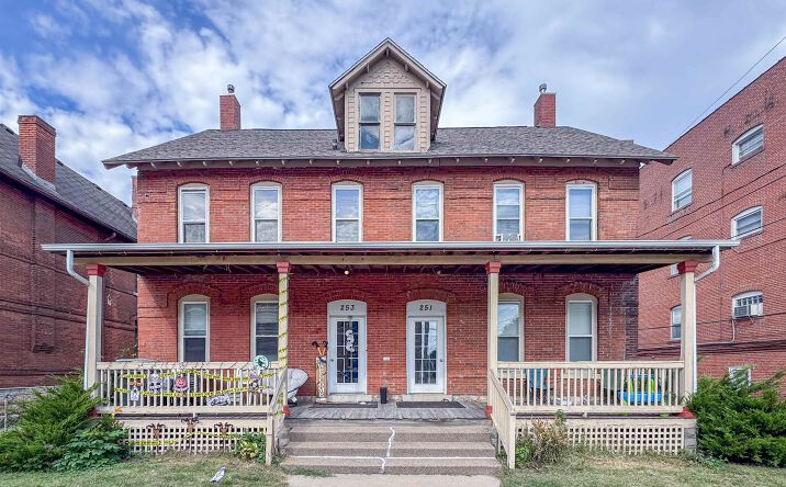 251 W 17th Street #253 West 17th St, Dubuque