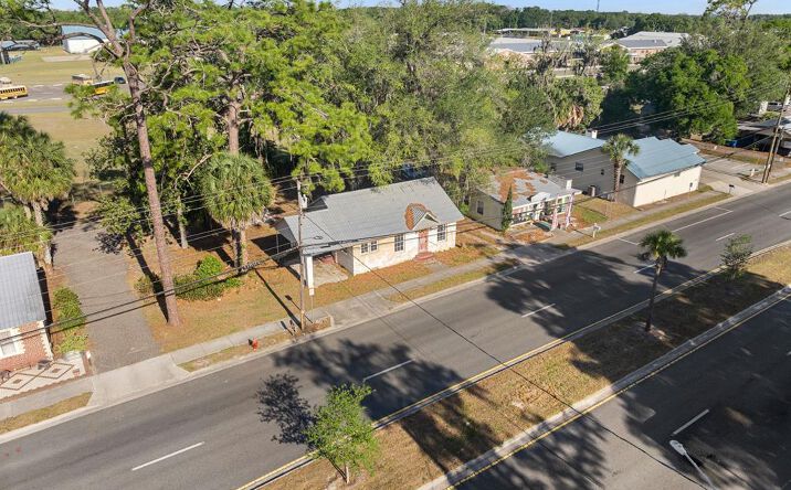 616 N Main St, Chiefland