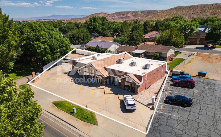 2711 Santa Clara Dr, Santa Clara