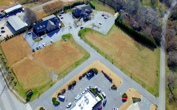 TR 8 Seasons Drive, Hiawassee