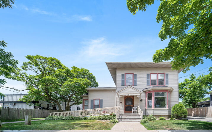 111 N Grand St, Marshall