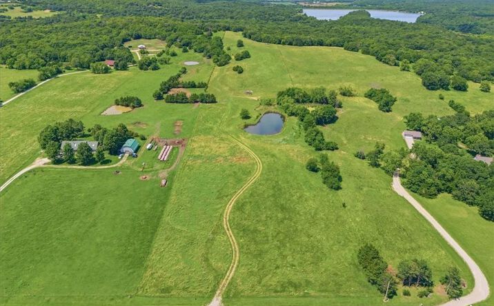 1804 N 300 Road, Baldwin City