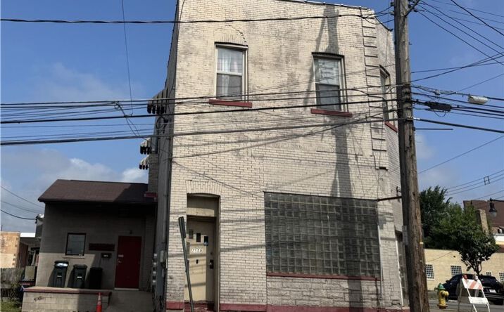 7559 Roslyn Street, Pittsburgh