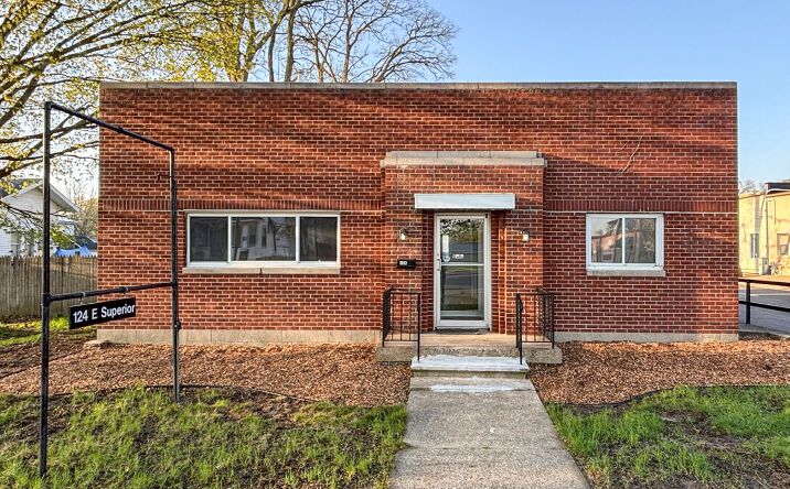 124 E Superior St, Wayland