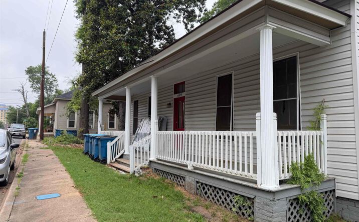 605 E Houston, Marshall