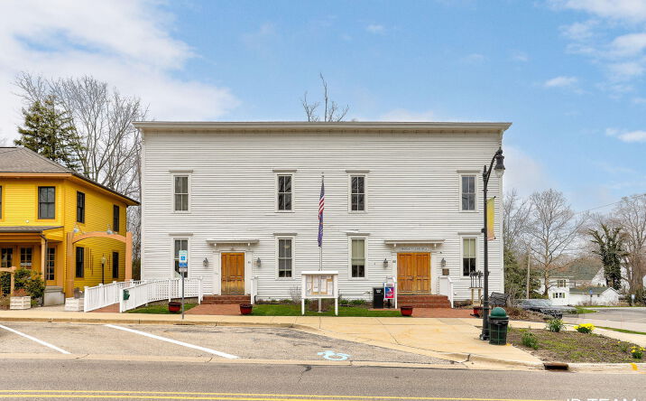 86 W Center Street, Douglas