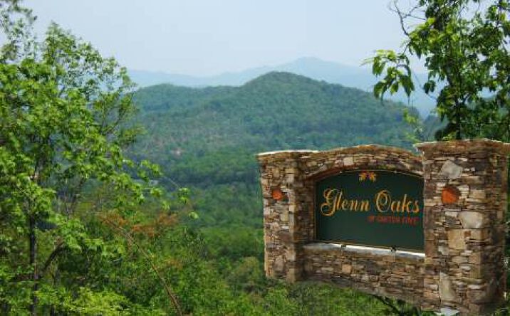 Glen Oaks Drive, Hayesville