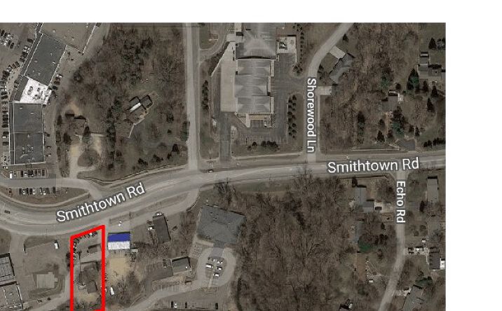 24285 Smithtown Road, Shorewood