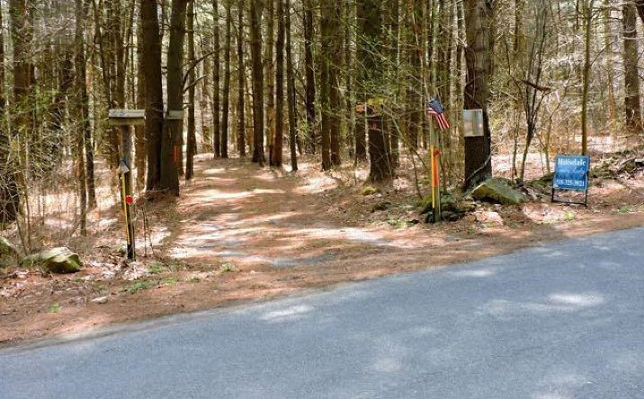 Holm Road, Hillsdale