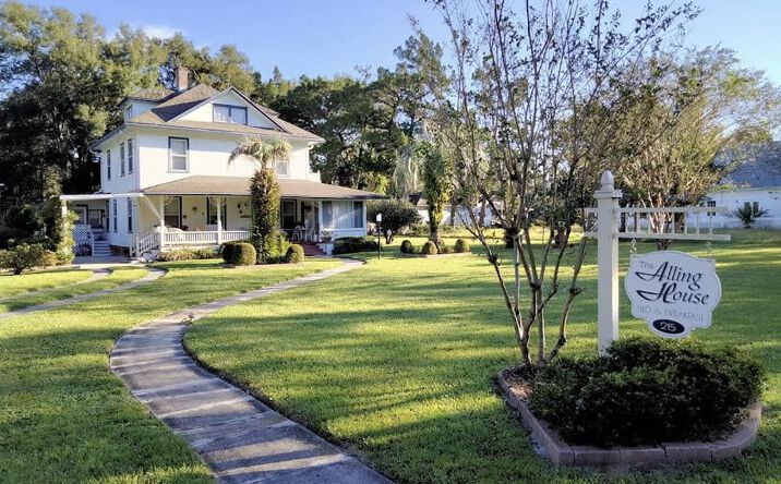215 E French Ave, Orange City