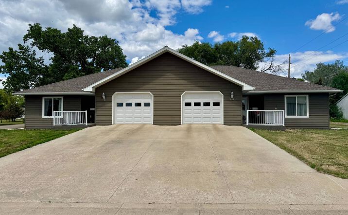 704 4th Avenue W, Redfield