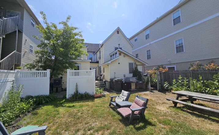 217-219 E Rio Grande Avenue, Wildwood