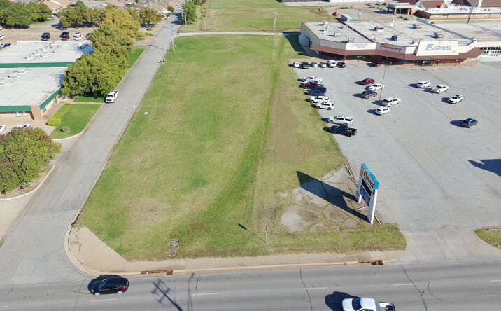 1120 West Willow Road, Enid