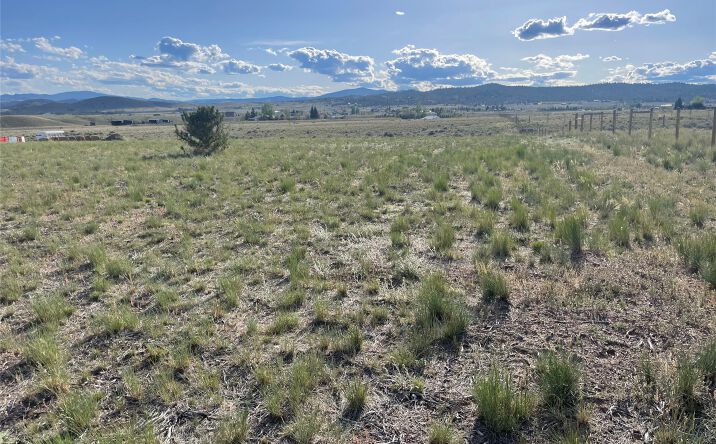187 N Hill Road, HELENA
