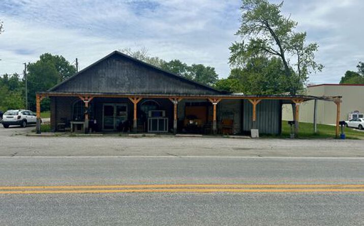 1025 HWY 135 NE, Palmyra