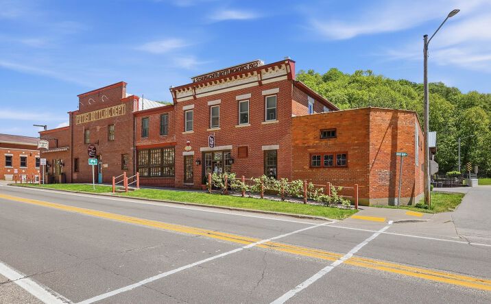 196 S Main, Potosi