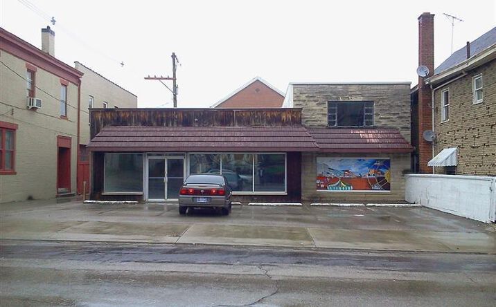 Third Street, Aurora