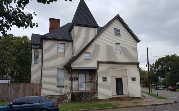 Erkenbrecher Avenue, Arlington Heights