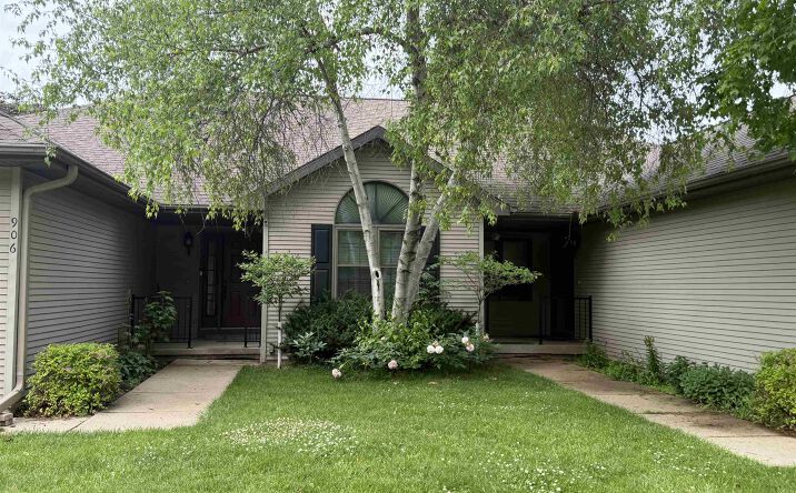 906 Prospect Avenue, Beaver Dam