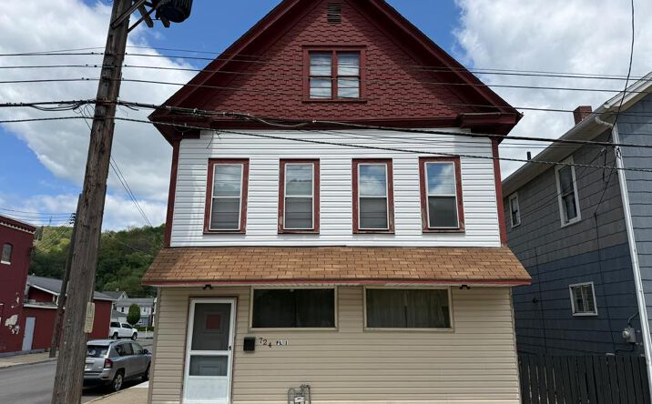 724 Broad St, Johnstown