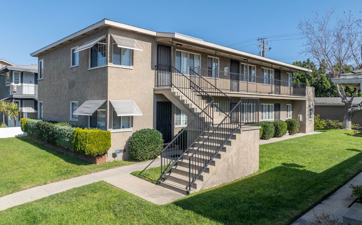 4336 North Lakewood Boulevard, Long Beach