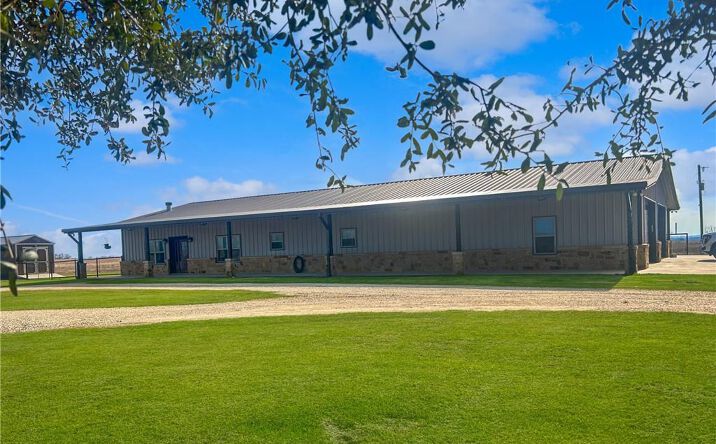 1747 County Rd 139 Loop, Cameron