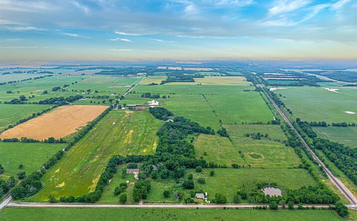 100 E 700 Road, Wagoner