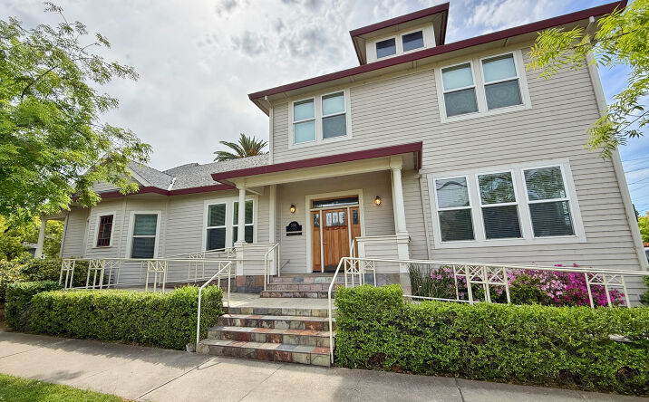 590 E St, Lincoln