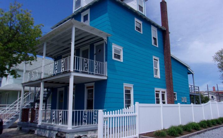 151 E Burk Avenue, Wildwood