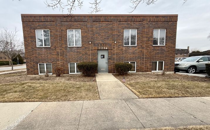 1204 E Central Road, Arlington Heights