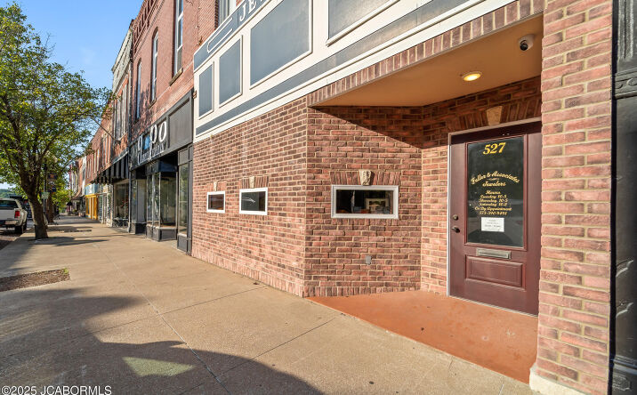 527 COURT STREET, Fulton