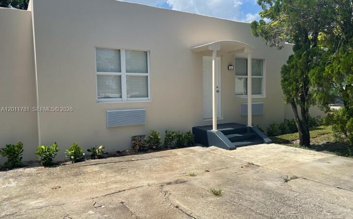 5800 Taylor St, Hollywood