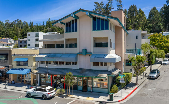 6201 Antioch St. & 2078 Antioch Ct., Oakland
