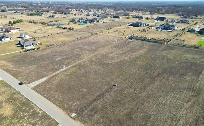 10411 Windsor Drive, Lee's Summit