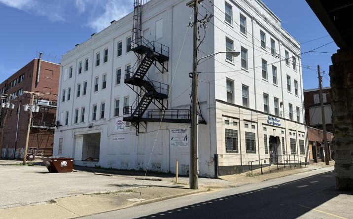 211 6th St, Parkersburg