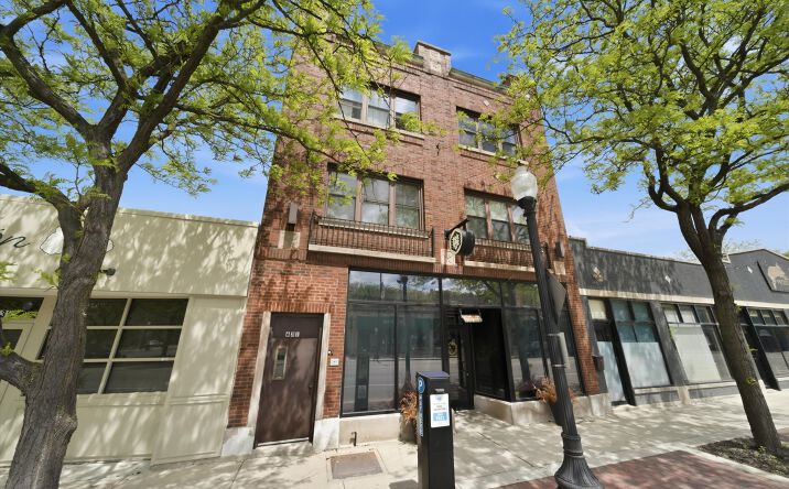 629 W HOWARD Street, Evanston