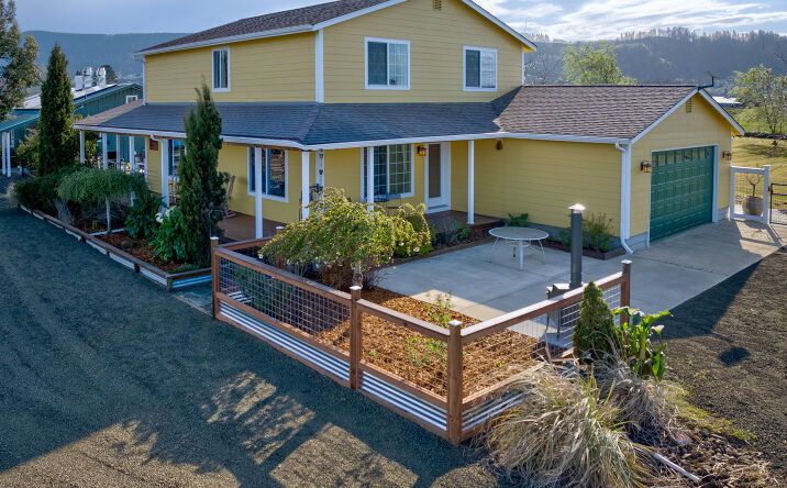 31 Blue Skies Lane, Cathlamet